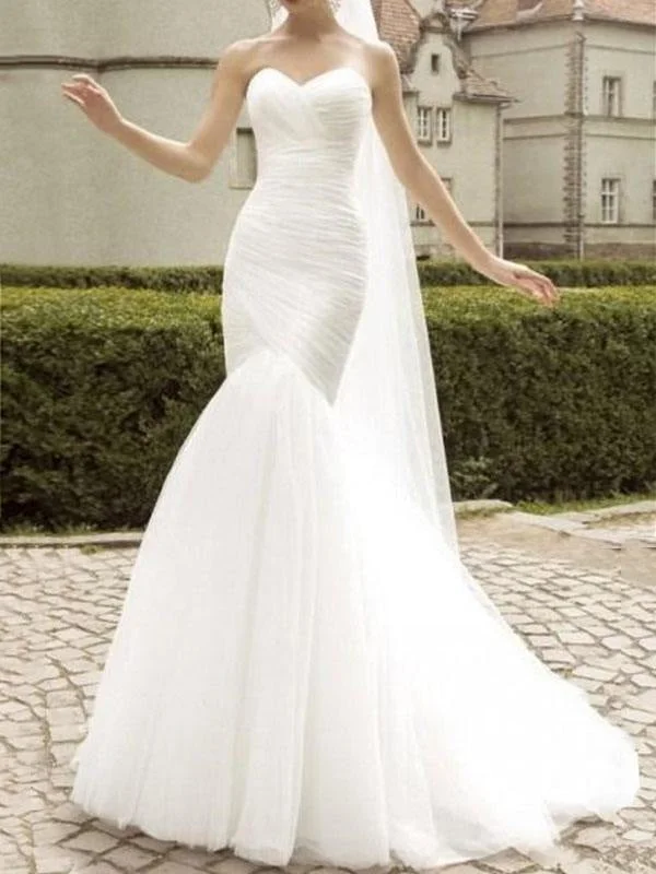 Wedding Dress Sweetheart Neck Sleeveless Natural Waist Pleated Court Train Bridal Gowns